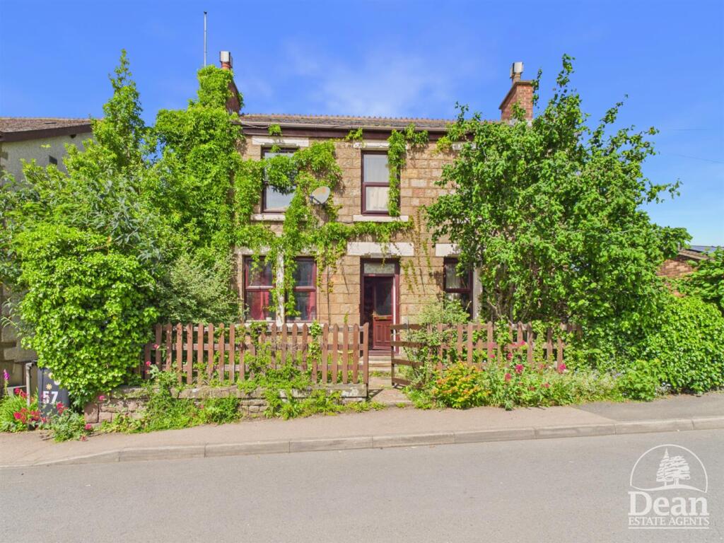 2 bedroom detached house for sale in Ruspidge Road, Cinderford, GL14