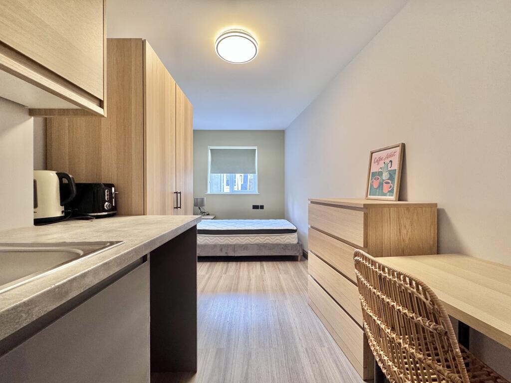 House in London - View 3