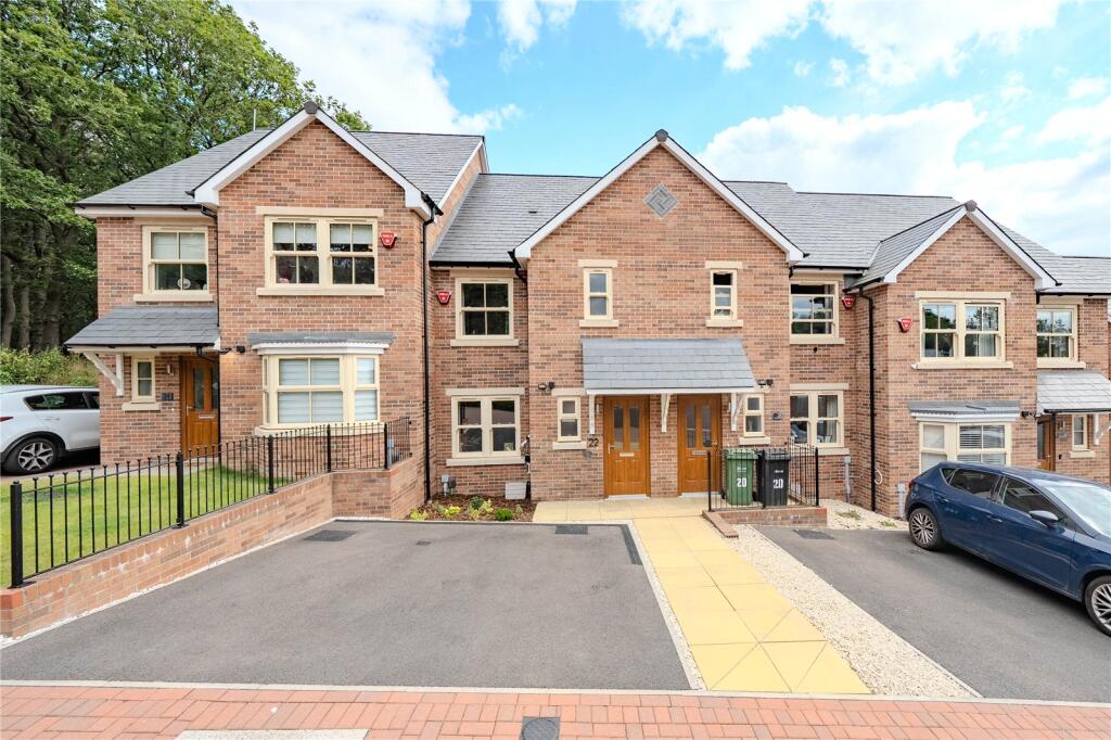 Main image of property: Oak Park Mount, Leeds, West Yorkshire