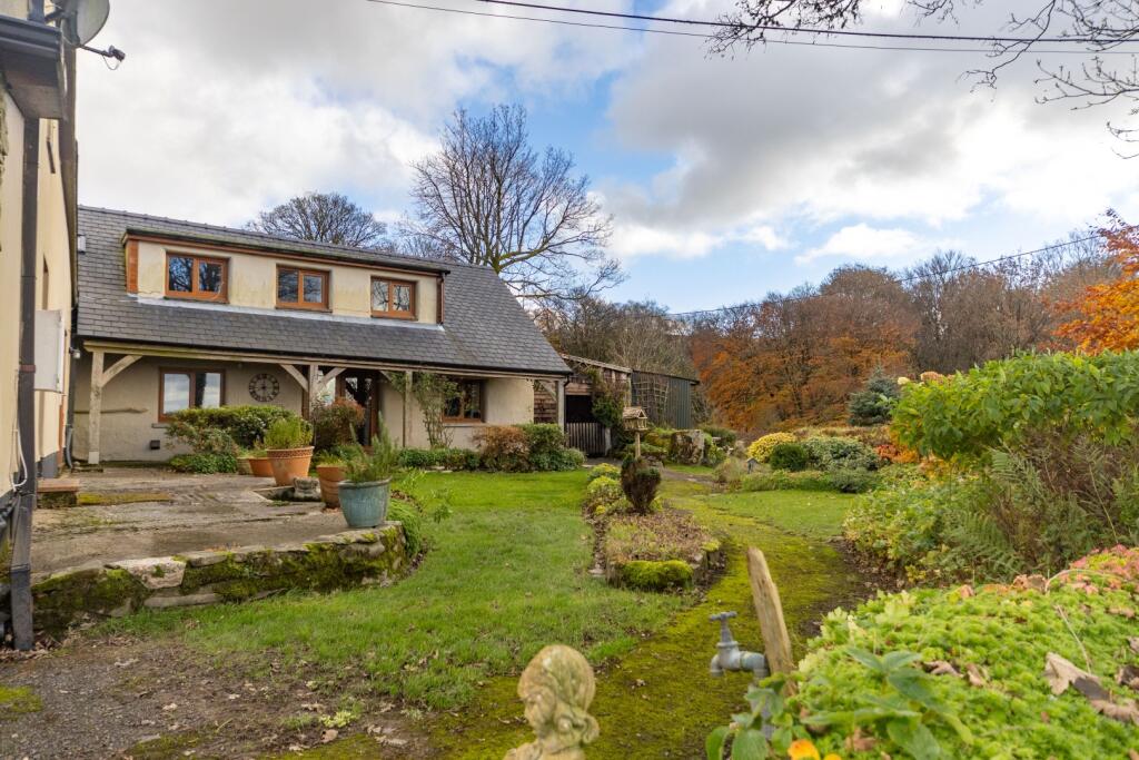 House in Swansea, Llanybydder - View 5