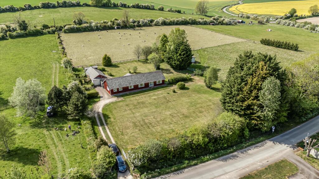 4-bed house on Aldbourne, Marlborough, Wiltshire, SN8, £750,000