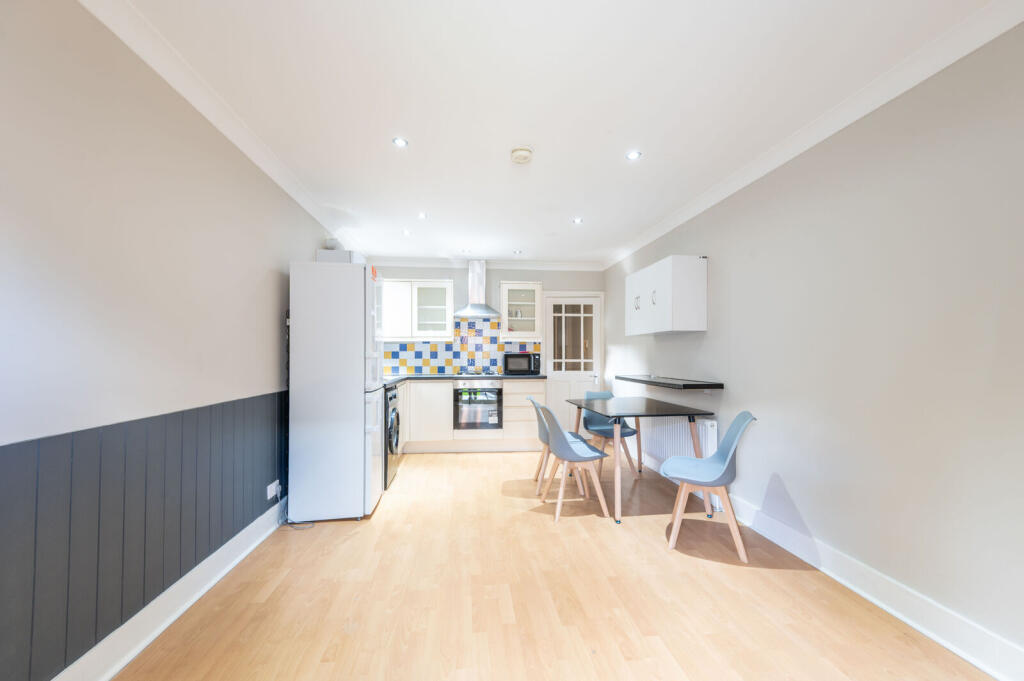 Apartment in London - View 4