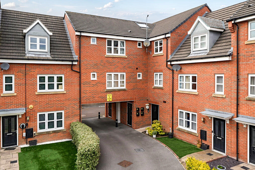 1-bed flat on 14 Fieldfare Close, Heysham, Lancashire, LA3 2LF, £110,000