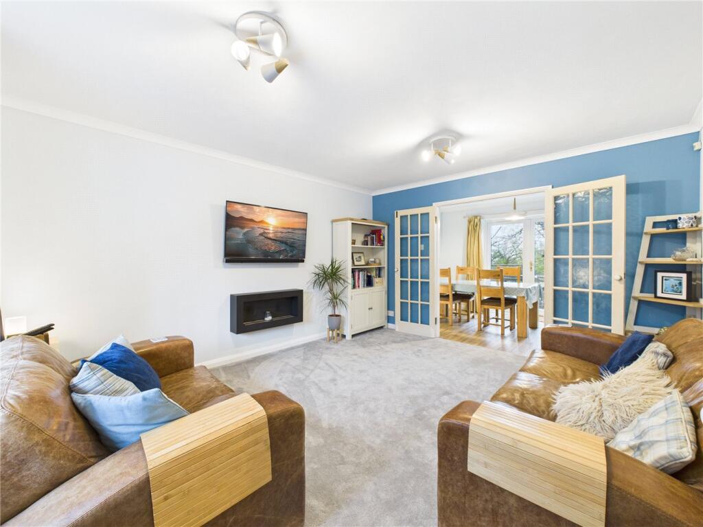 Walnut Drive, Crediton, Devon, EX17 photo 2