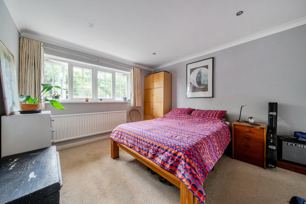 House in Waverley, Farnham - View 5