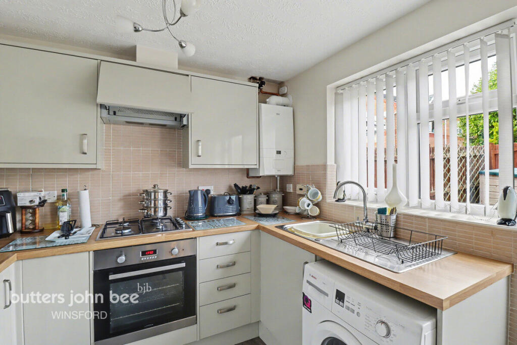 Rosewood Drive, Winsford photo 5