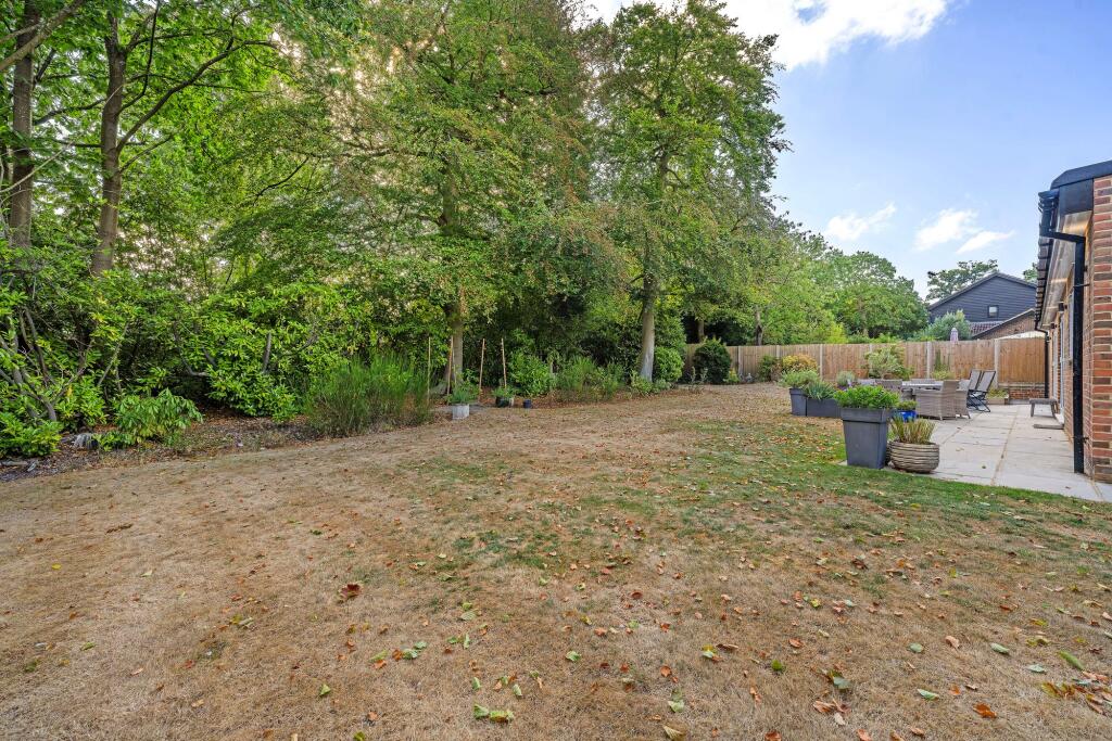 House in Bromley - View 4