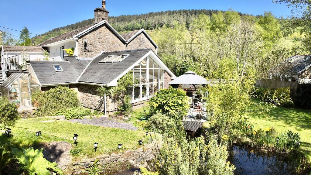 Railway Terrace, Hollybush, NP12 - View 3