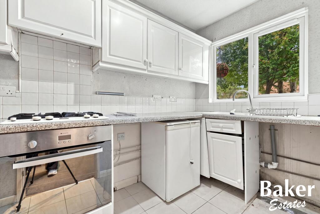 House in London, Hainault - More