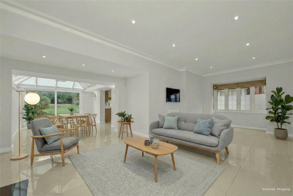 House in London, Royal Borough of Kingston upon Thames - View 5