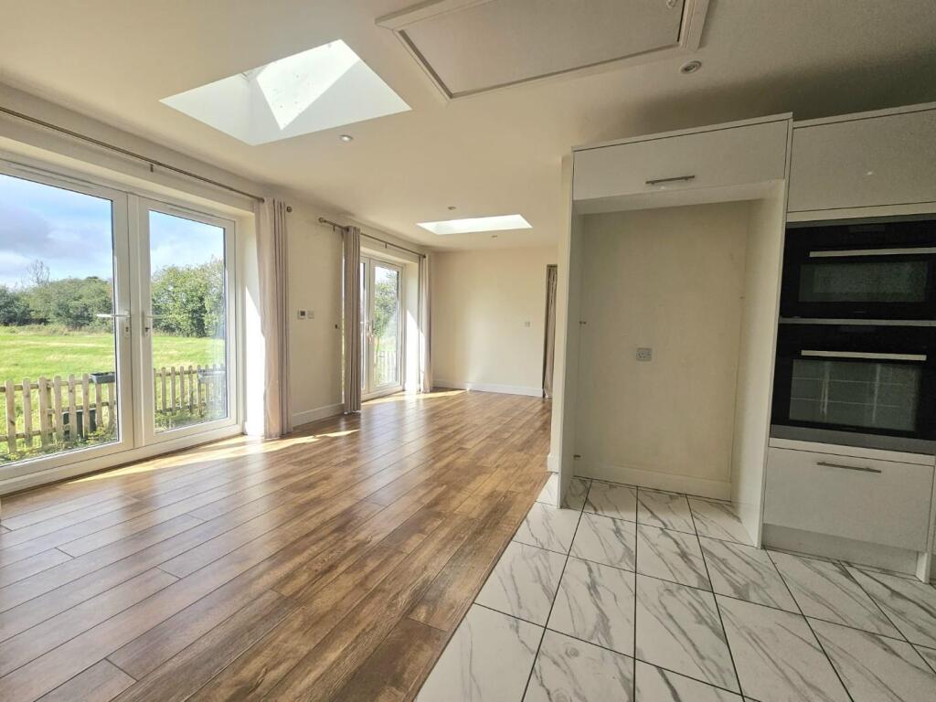 House in Stroud, Coaley - More