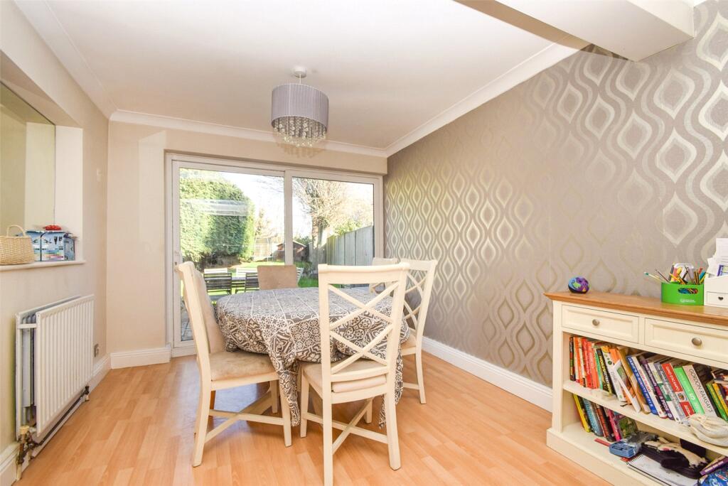 House in Hart, Yateley - View 5
