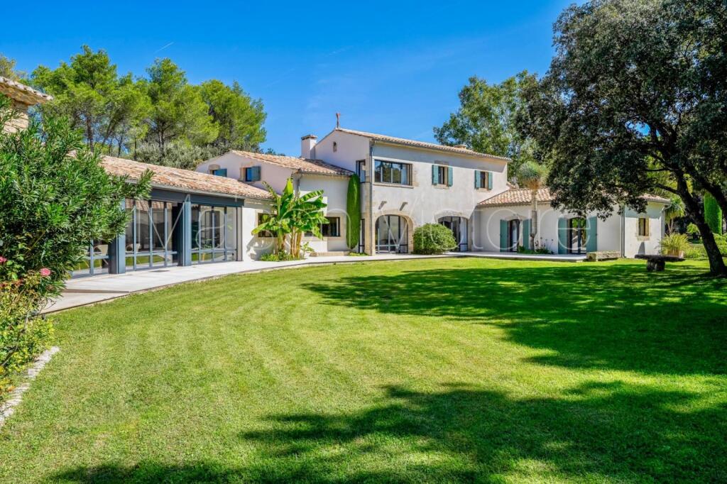 Main image of property: Provence-Alps-Cote d`Azur, Vaucluse, L'isle-sur-la-Sorgue