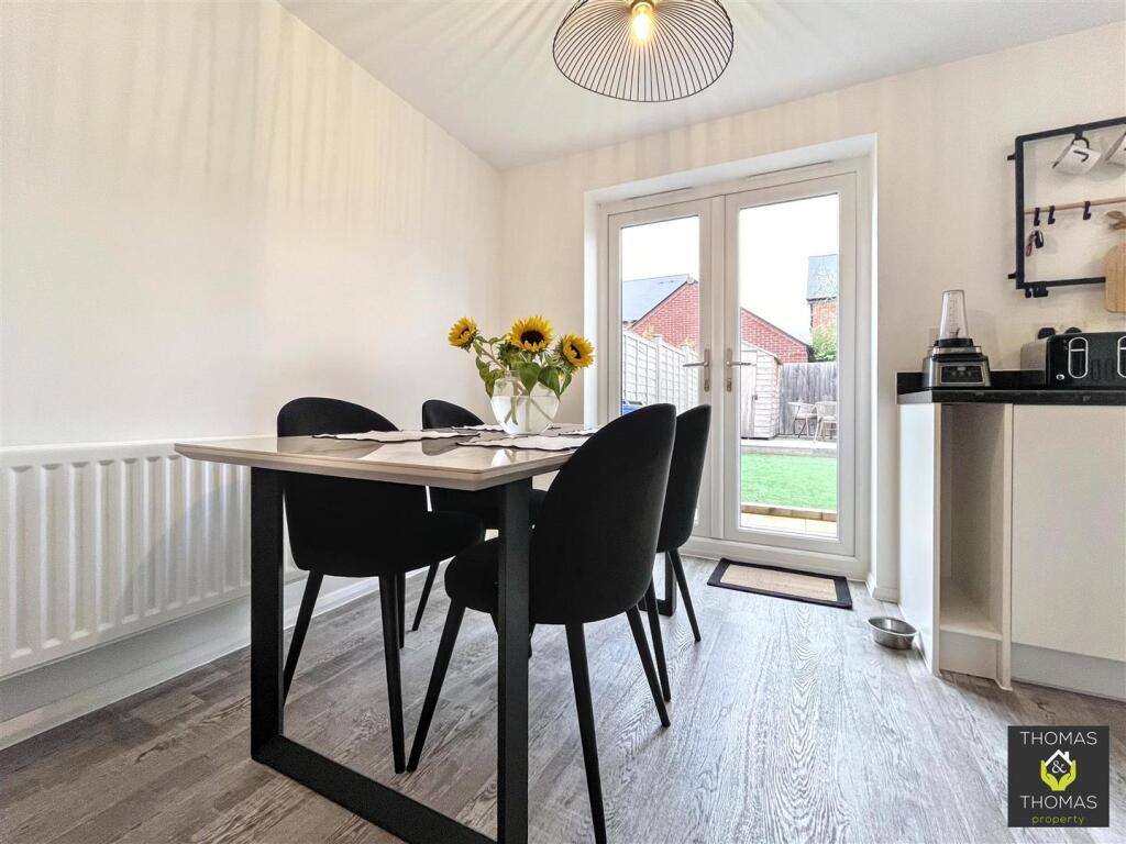 House in Gloucester - View 5