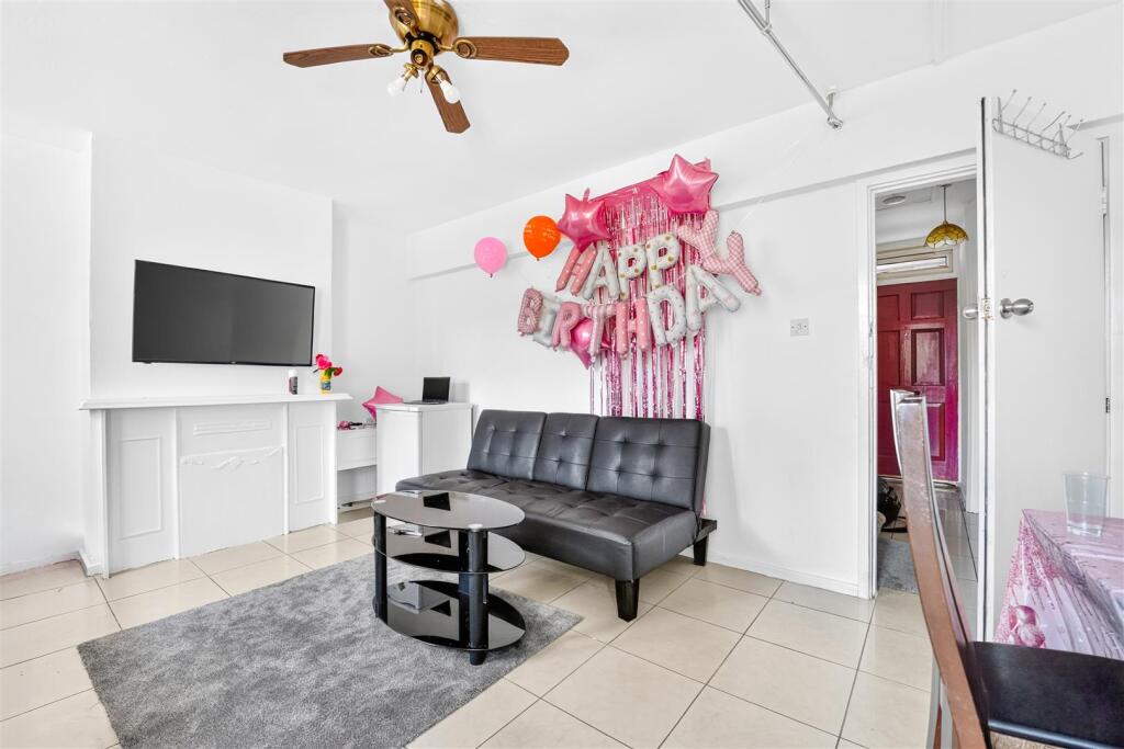 Apartment in London - View 3