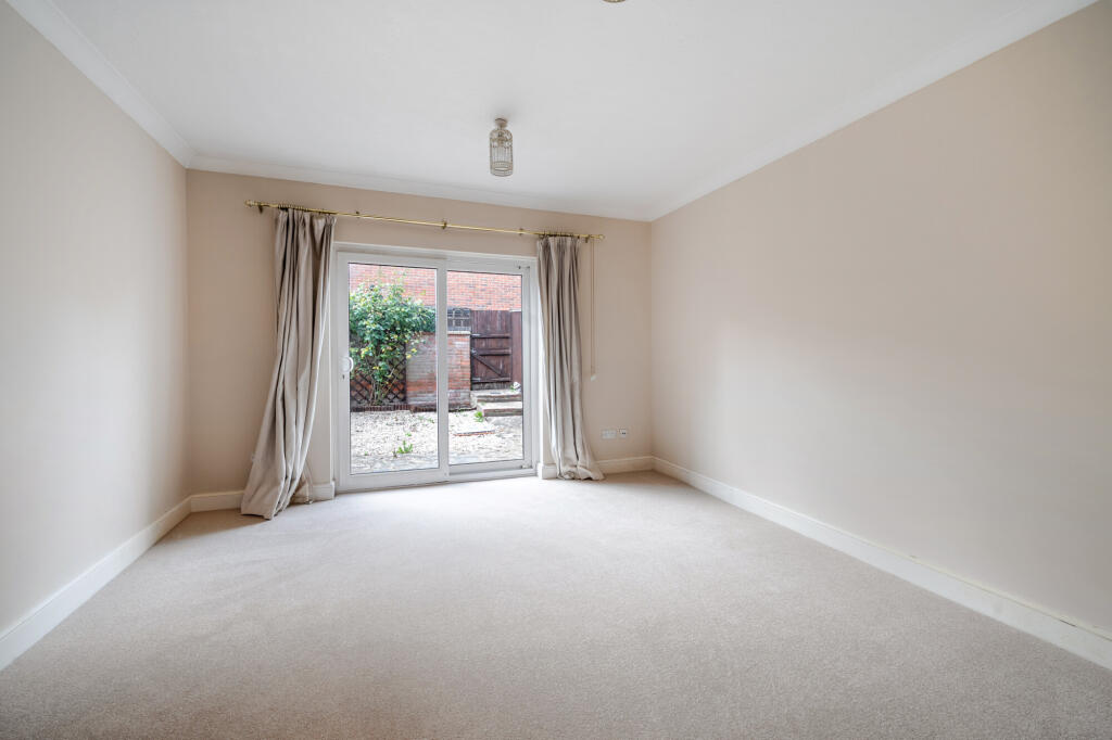 House in Waverley, Farnham - View 3