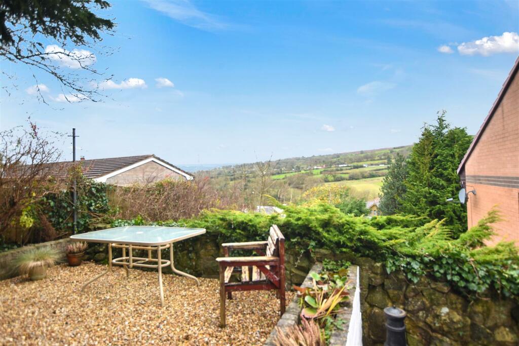 Middle Road, Coedpoeth photo 5