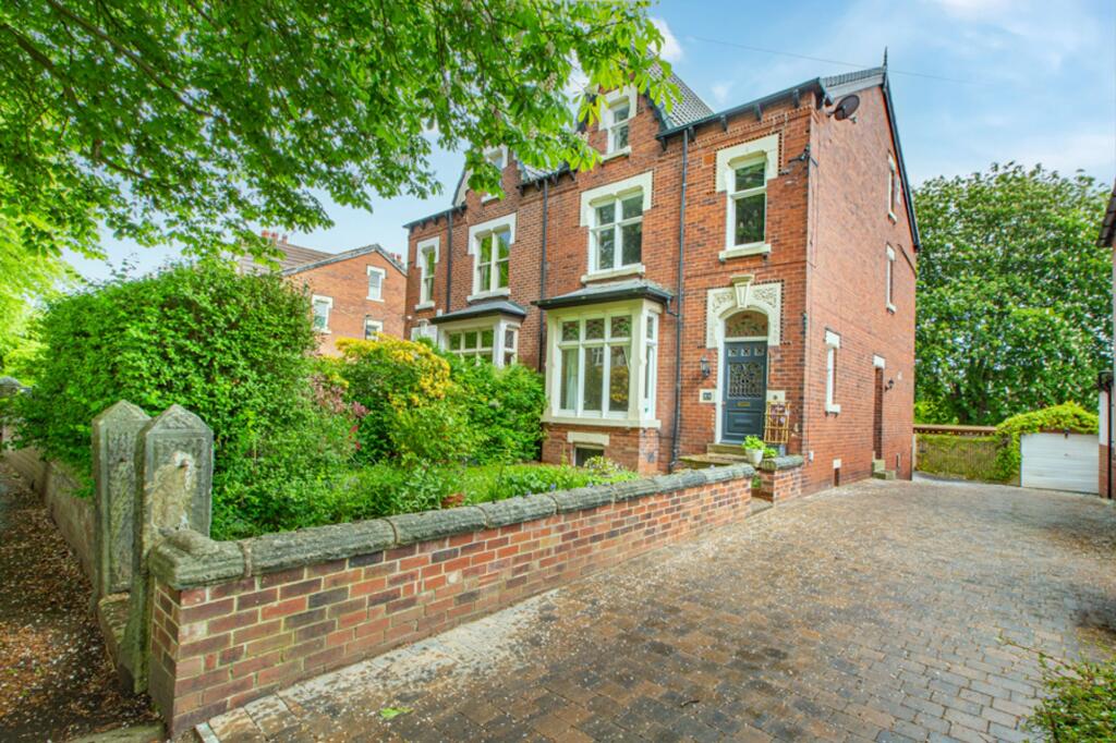 Main image of property: Shaftesbury Avenue, Leeds, LS8