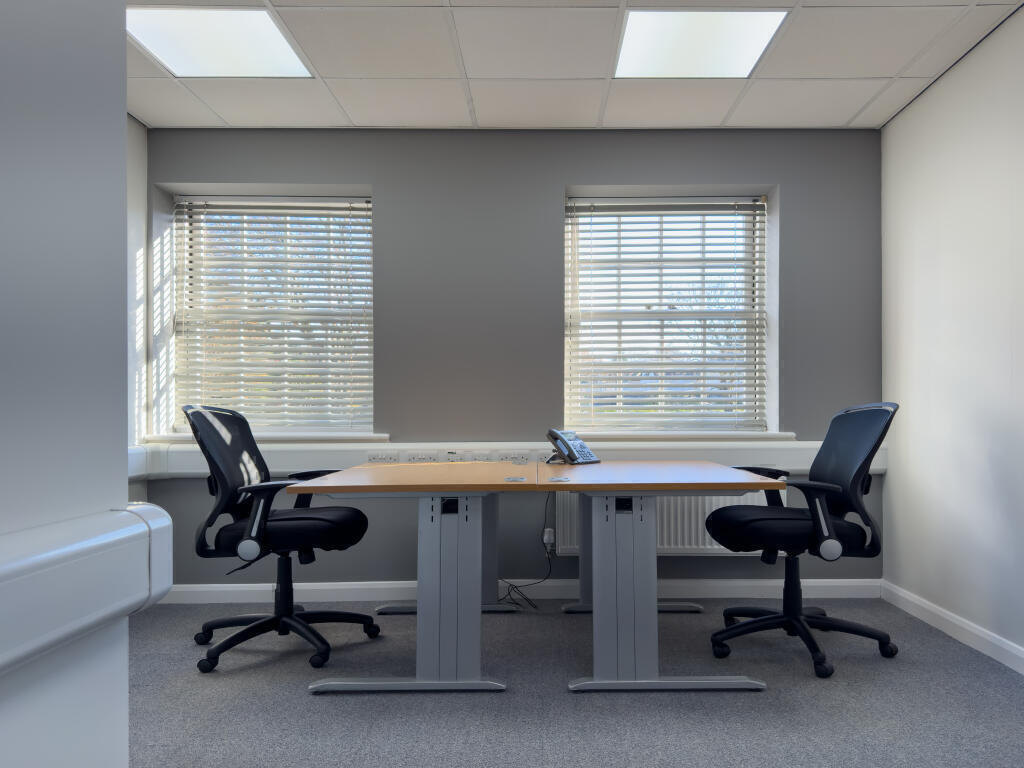 2 desk office