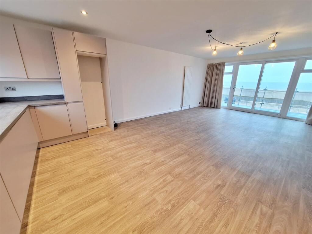 House in Wyre, Rossall, Rossall Beach - More