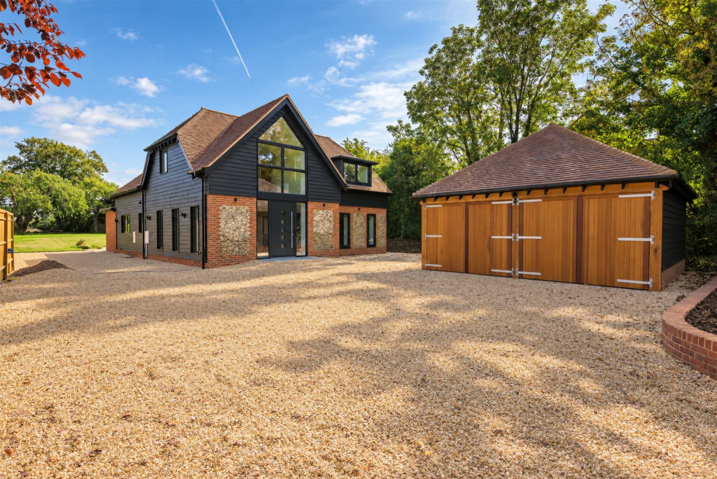 Main image of property: Horsepond Road, Gallowstree Common
