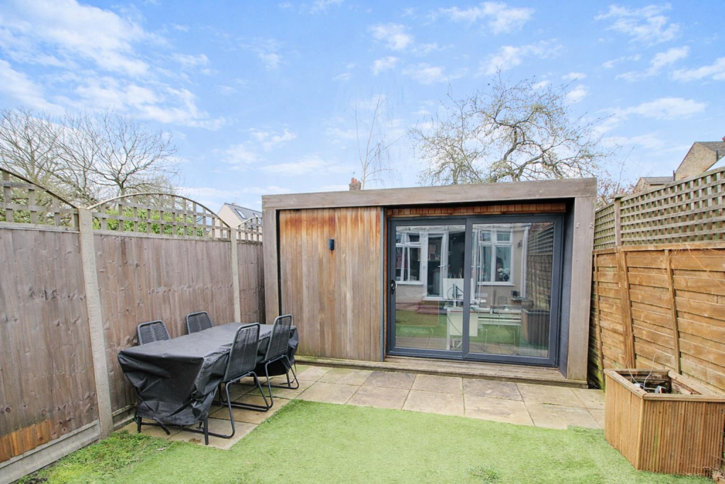 House in Dacorum, Hall Park, Berkhamsted - View 4