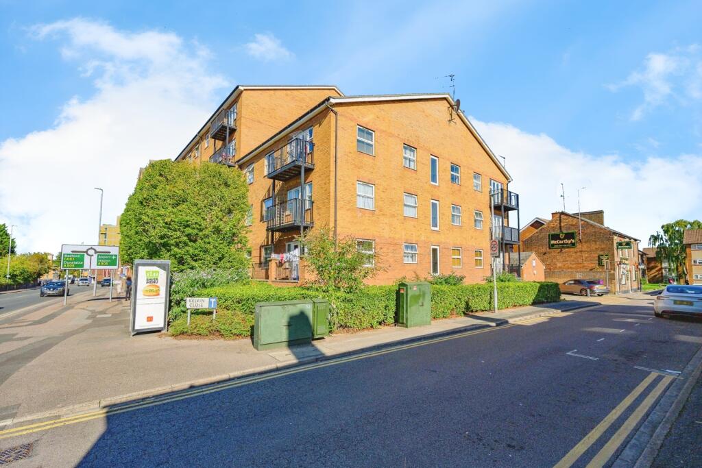 Main image of property: Holly Street, Luton, Bedfordshire, LU1