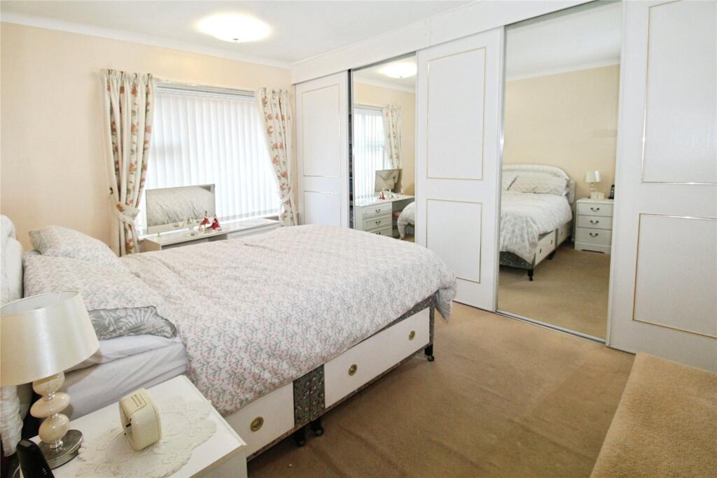 Rownhams Road, Southampton, Hampshire, SO16 photo 4