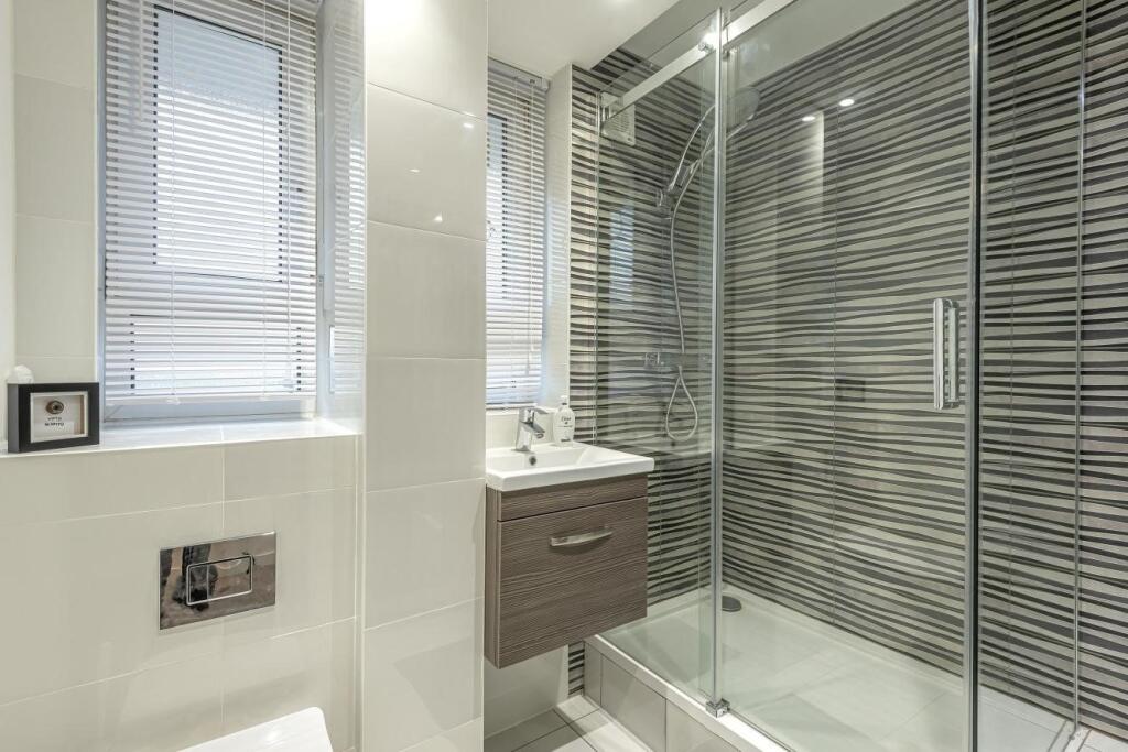 Apartment in London - View 5