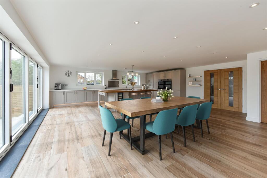 House in East Hampshire, Horndean - View 2