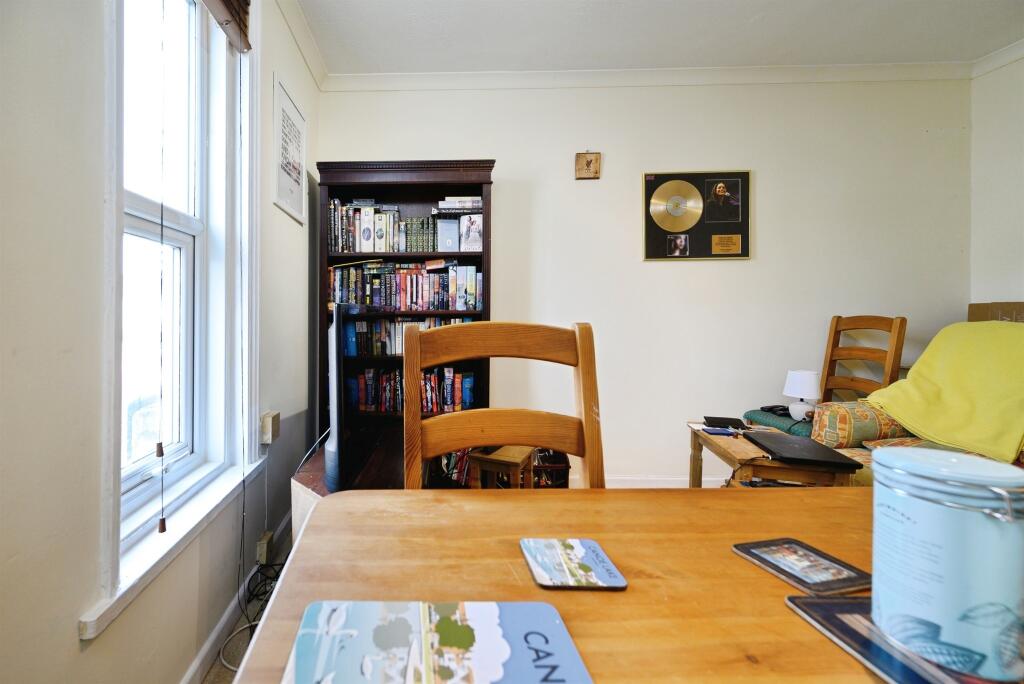Apartment in Portsmouth, Milton - View 5