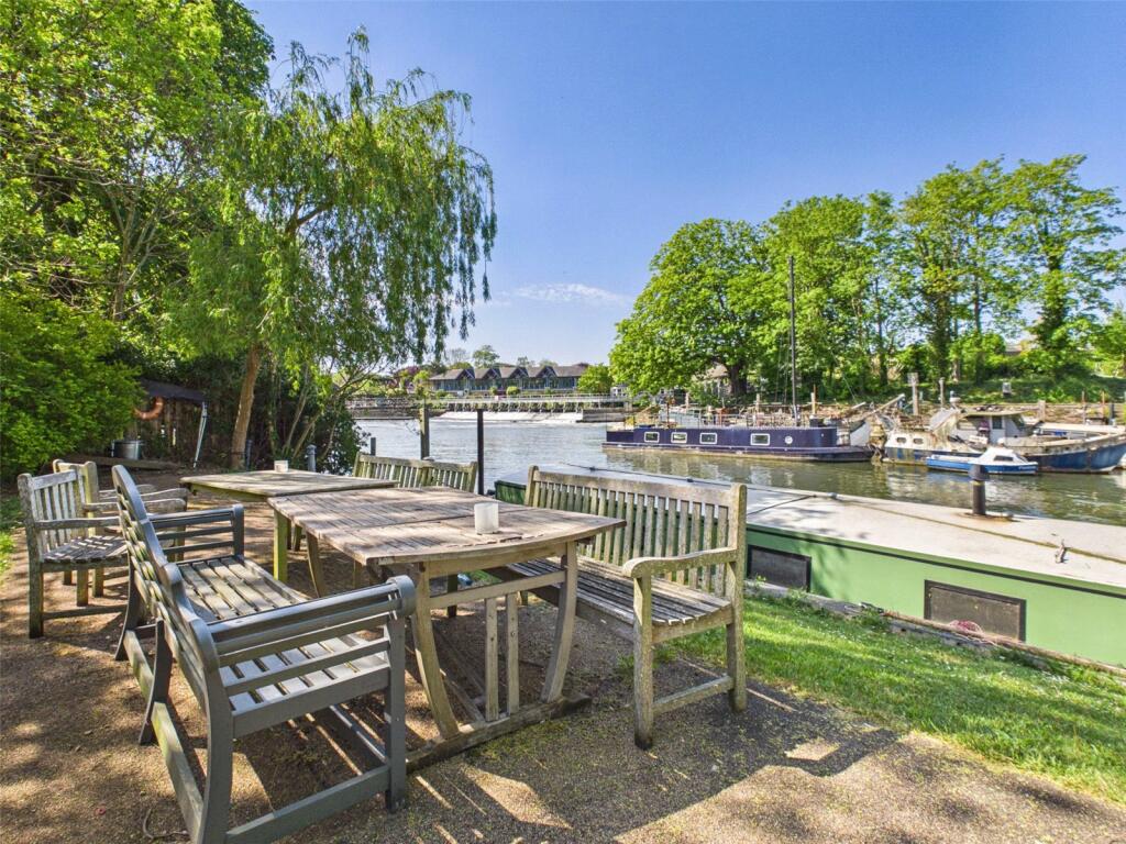 Main image of property: Carpenters House, East Molesey