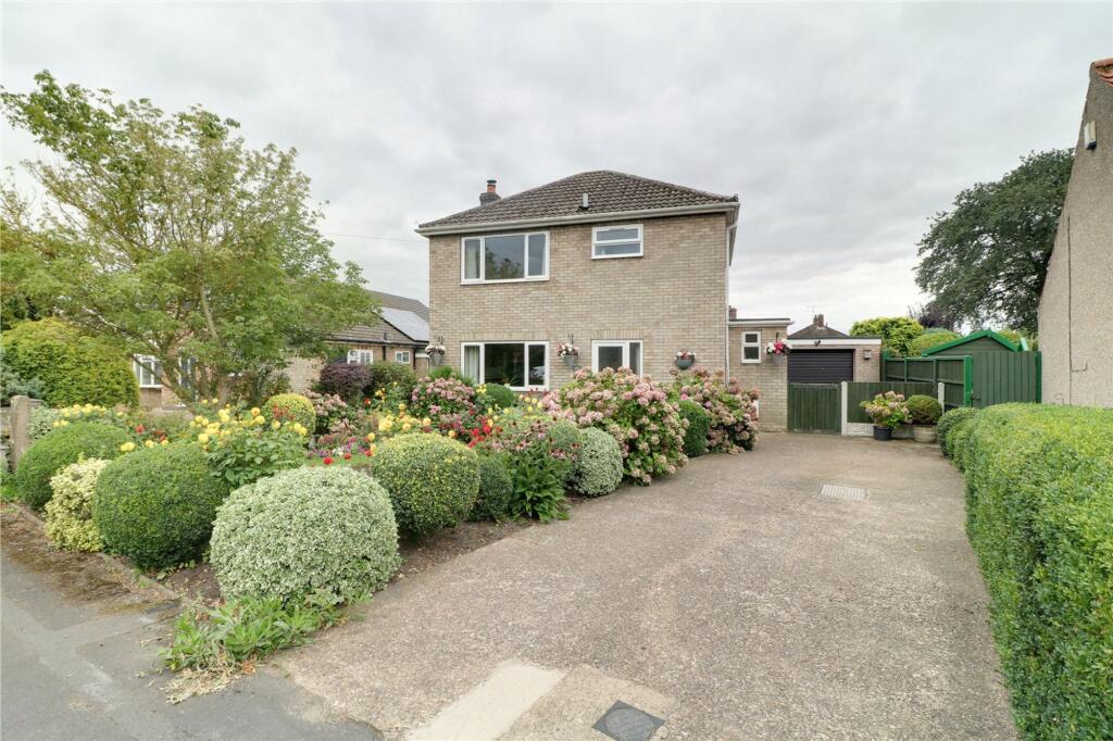 3-bed detached on Well Street, Messingham, DN17, £235,000