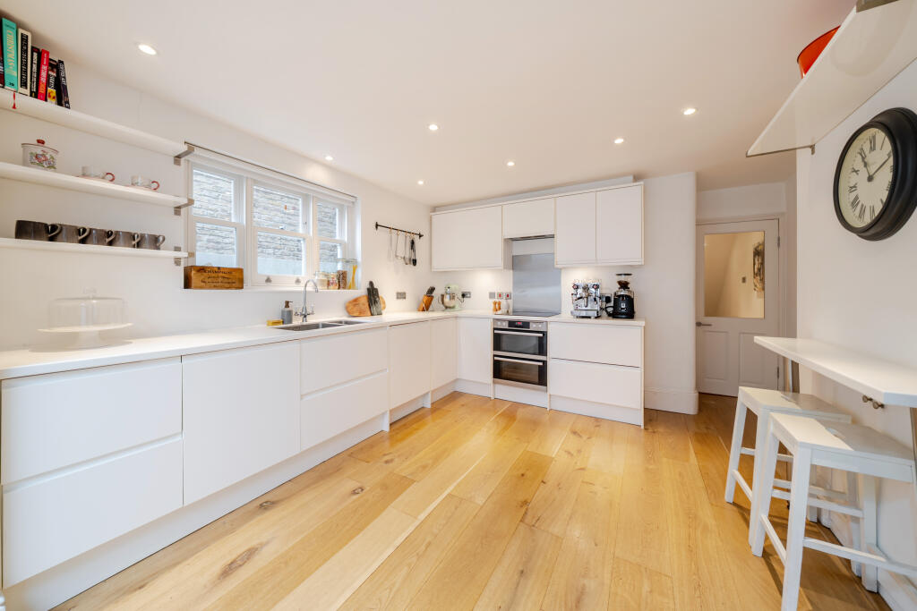 Main image of property: Wandsworth Bridge Road, London, SW6
