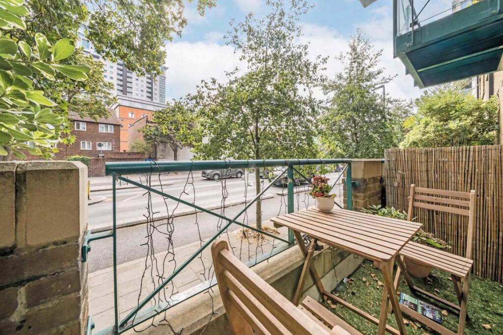 Apartment in London - More