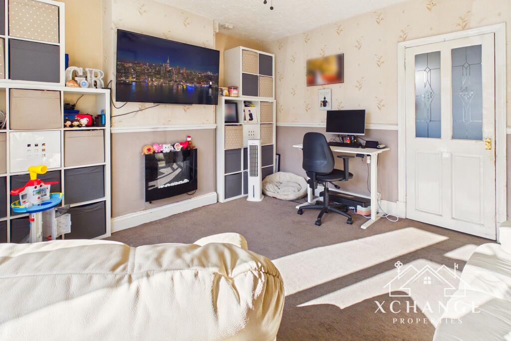 House in Nuneaton and Bedworth, Warwickshire - View 5
