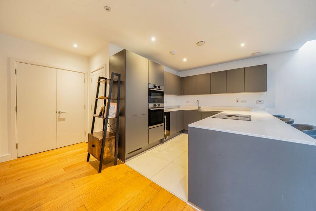 Apartment in London - View 4