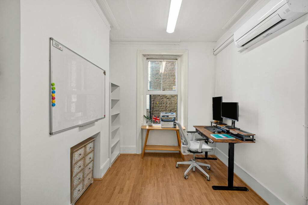 bedroom 4.jpg
