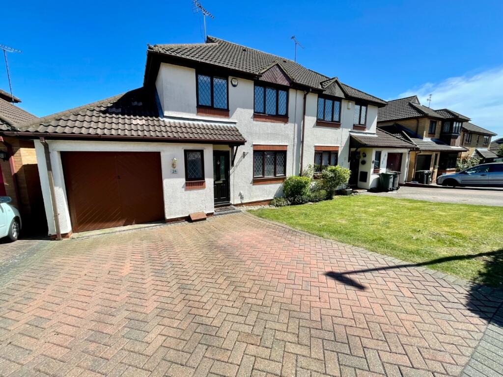 Main image of property: Charndon Close, Luton, Bedfordshire, LU3 4DU