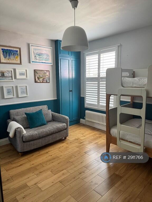 4 bedroom terraced house for rent