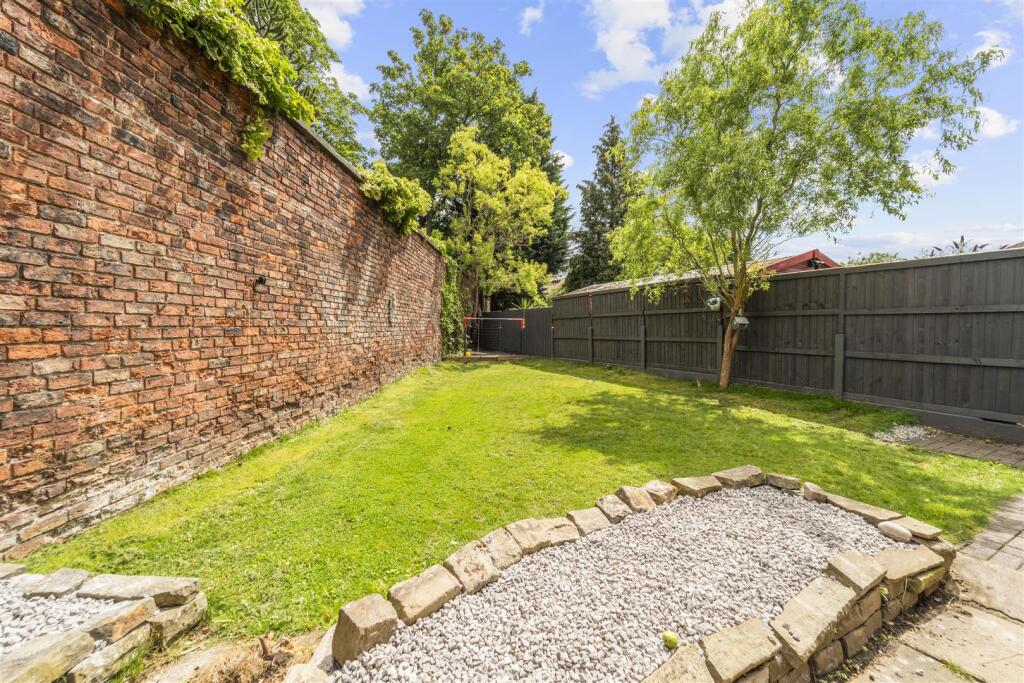 Oakfield, Sale, M33 photo 3