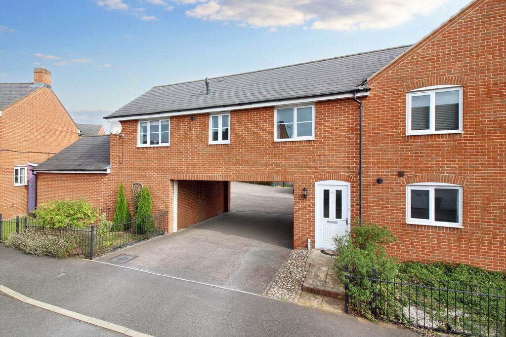 Main image of property: Ossulbury Lane, Aylesbury