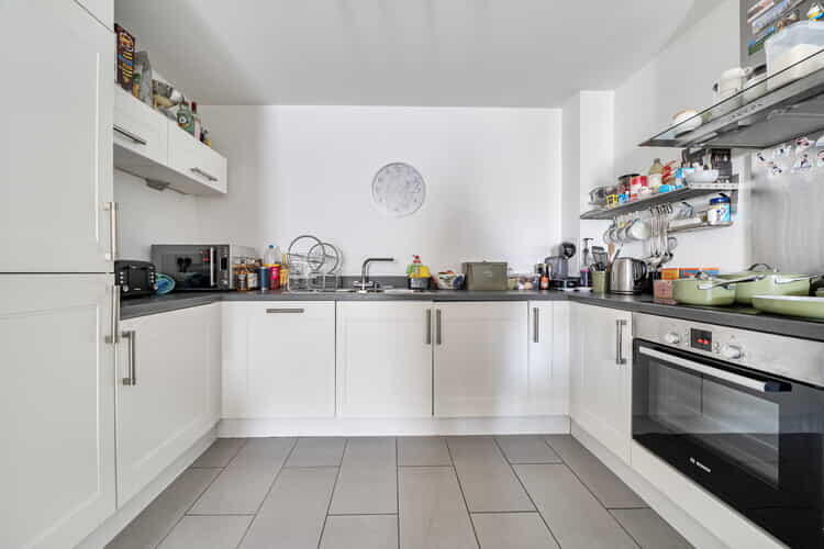 Apartment in Northampton - More