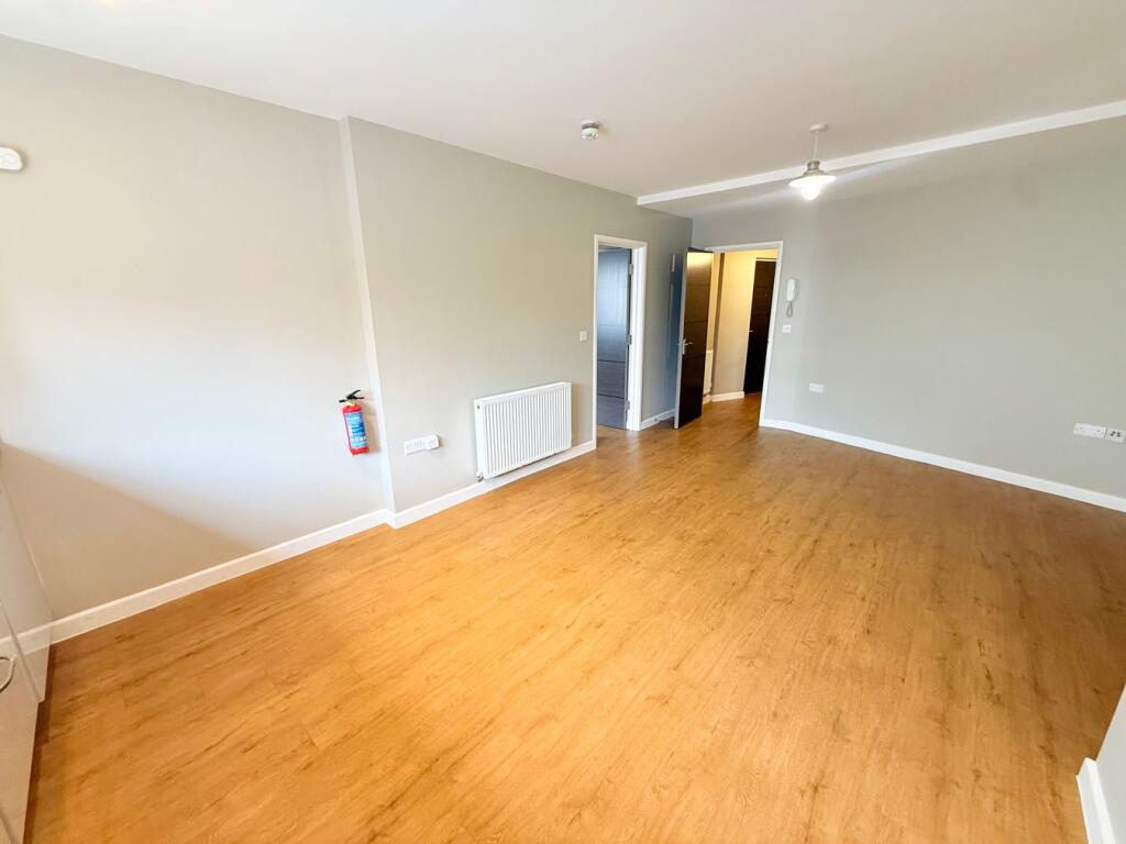 Apartment in Taunton - View 5