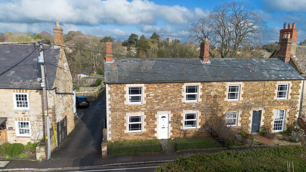 Main image of property: South Side, Steeple Aston, OX25