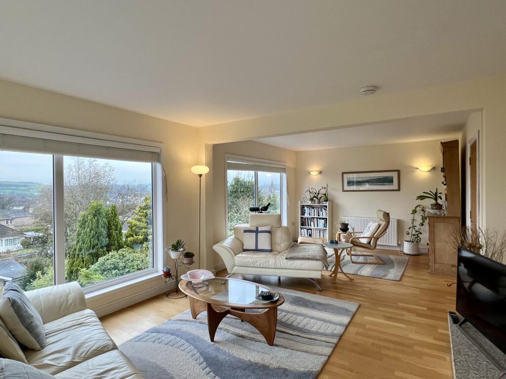 13 Woodlands Avenue, Kirkcudbright photo 3