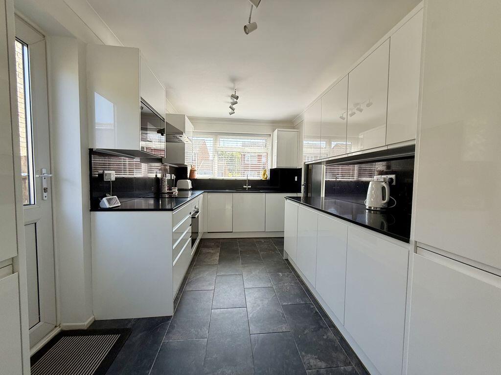 Parsonage Road, Henfield photo 4