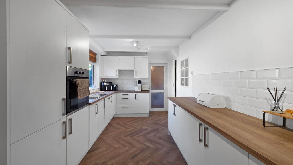 Southdown Drive, Boothstown M28 1JG photo 4
