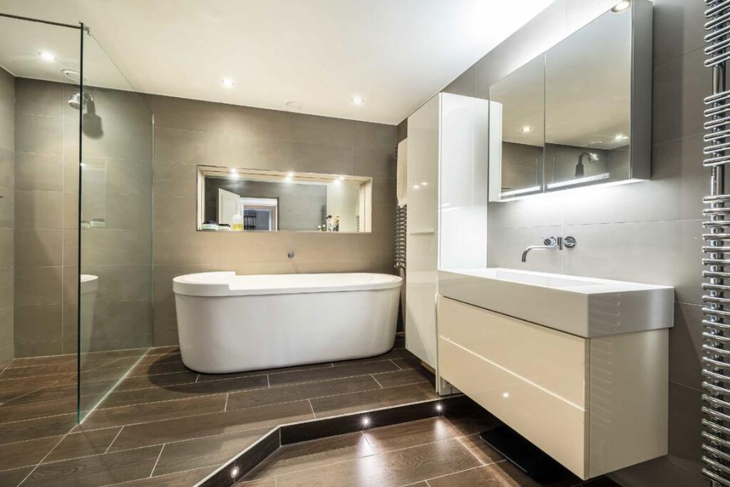House in London - View 5