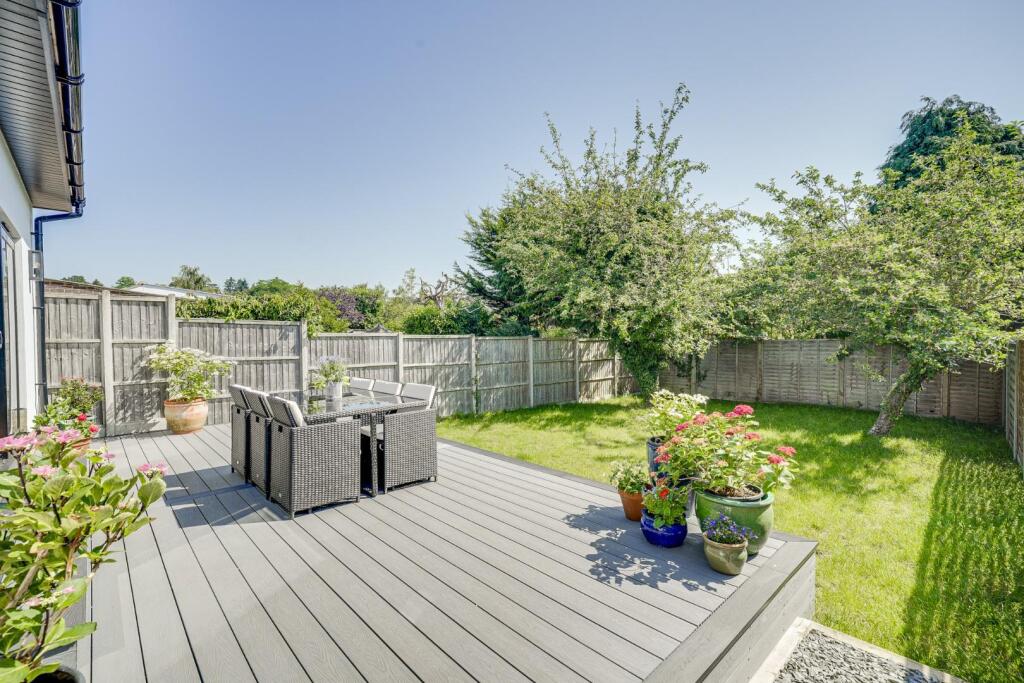 Golden Riddy, Linslade photo 3